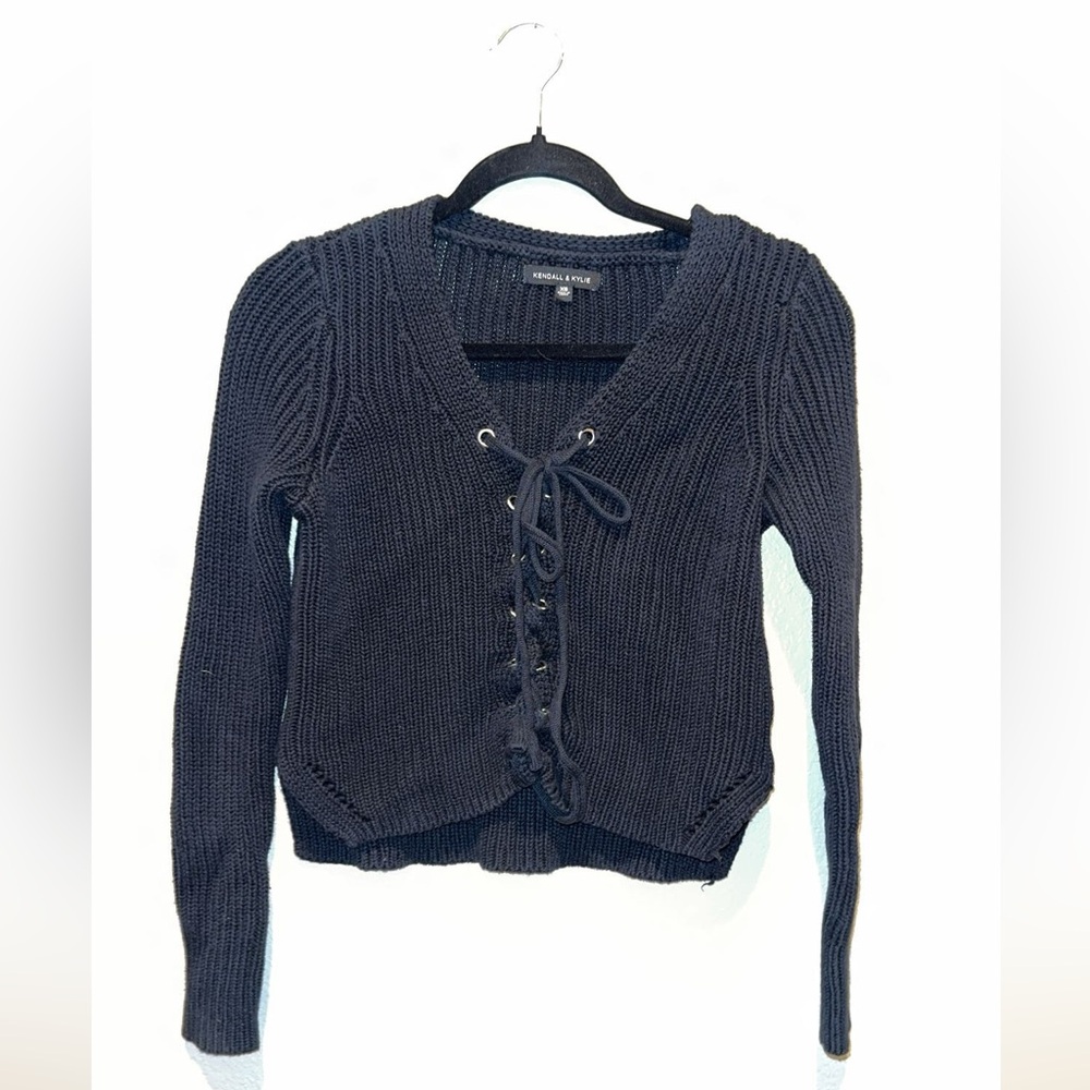 Kendall & Kyle tied sweater size xs
